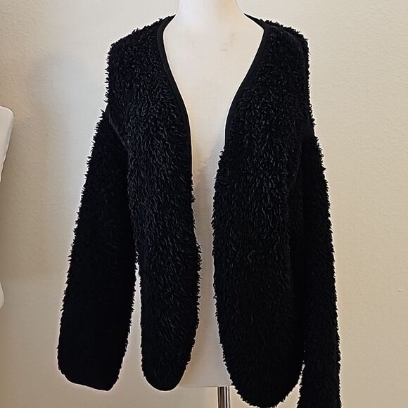 Monrow fuzzy cardigan size medium - Picture 3 of 10